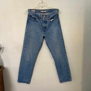 Levi’s Women Wedgie Straight 27